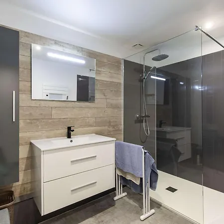 Maison De Village 8 Pers, 3 Ch, Proche Ski, Cuisine Equipee, Parking, Bebe Et Animaux Bienvenus - Fr-1-402-137