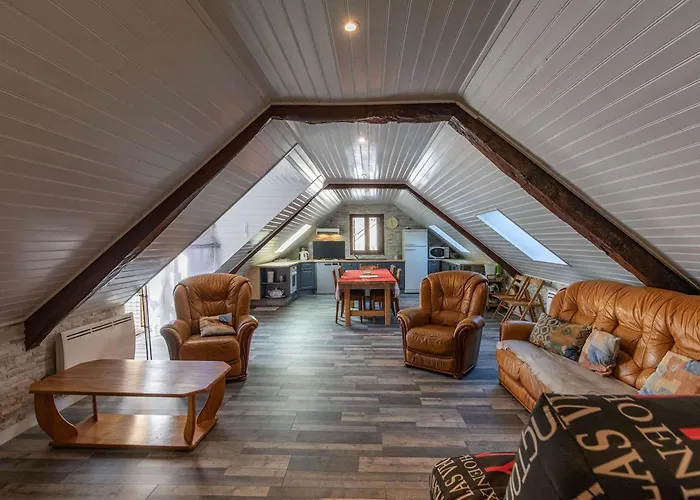 Maison De Village 8 Pers, 3 Ch, Proche Ski, Cuisine Equipee, Parking, Bebe Et Animaux Bienvenus - Fr-1-402-137