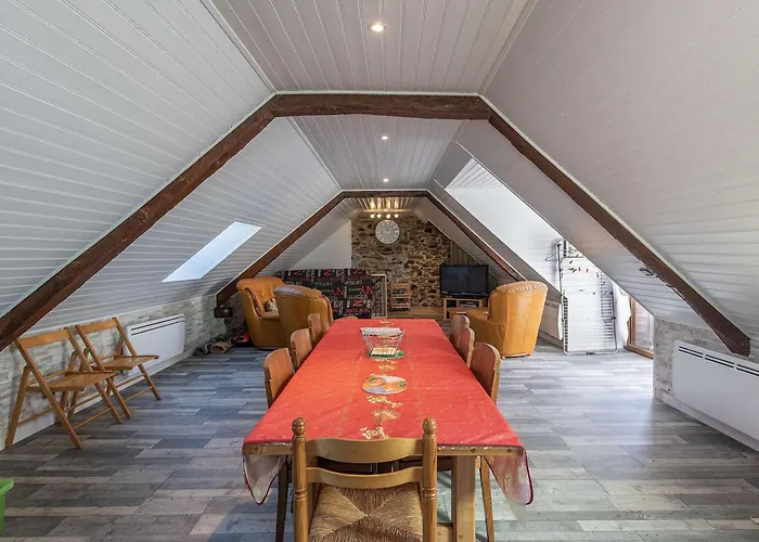 Maison De Village 8 Pers, 3 Ch, Proche Ski, Cuisine Equipee, Parking, Bebe Et Animaux Bienvenus - Fr-1-402-137 Holiday home *