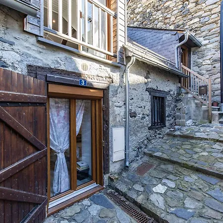 Holiday home Maison De Village 8 Pers, 3 Ch, Proche Ski, Cuisine Equipee, Parking, Bebe Et Animaux Bienvenus - Fr-1-402-137 *