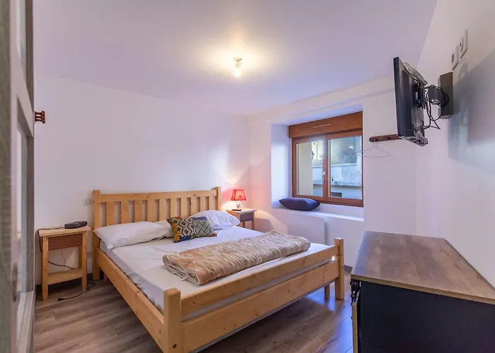 펜션 Maison De Village 8 Pers, 3 Ch, Proche Ski, Cuisine Equipee, Parking, Bebe Et Animaux Bienvenus - Fr-1-402-137 Betpouey