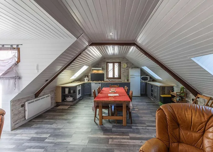 Maison De Village 8 Pers, 3 Ch, Proche Ski, Cuisine Equipee, Parking, Bebe Et Animaux Bienvenus - Fr-1-402-137 펜션