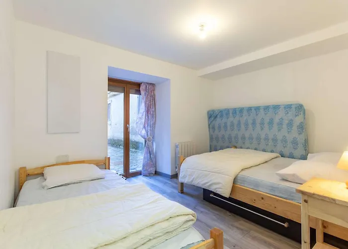 Maison De Village 8 Pers, 3 Ch, Proche Ski, Cuisine Equipee, Parking, Bebe Et Animaux Bienvenus - Fr-1-402-137 *