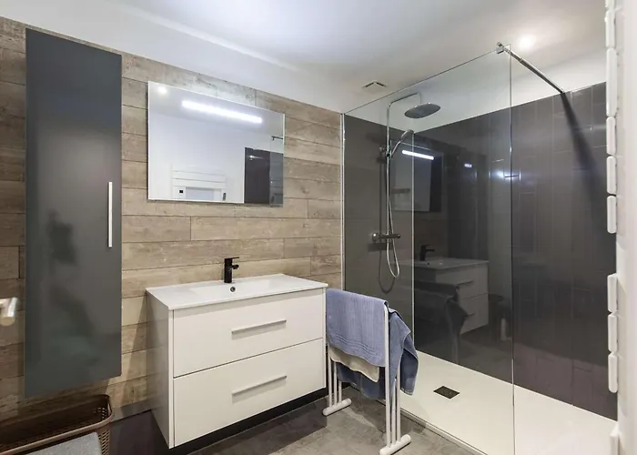 Maison De Village 8 Pers, 3 Ch, Proche Ski, Cuisine Equipee, Parking, Bebe Et Animaux Bienvenus - Fr-1-402-137